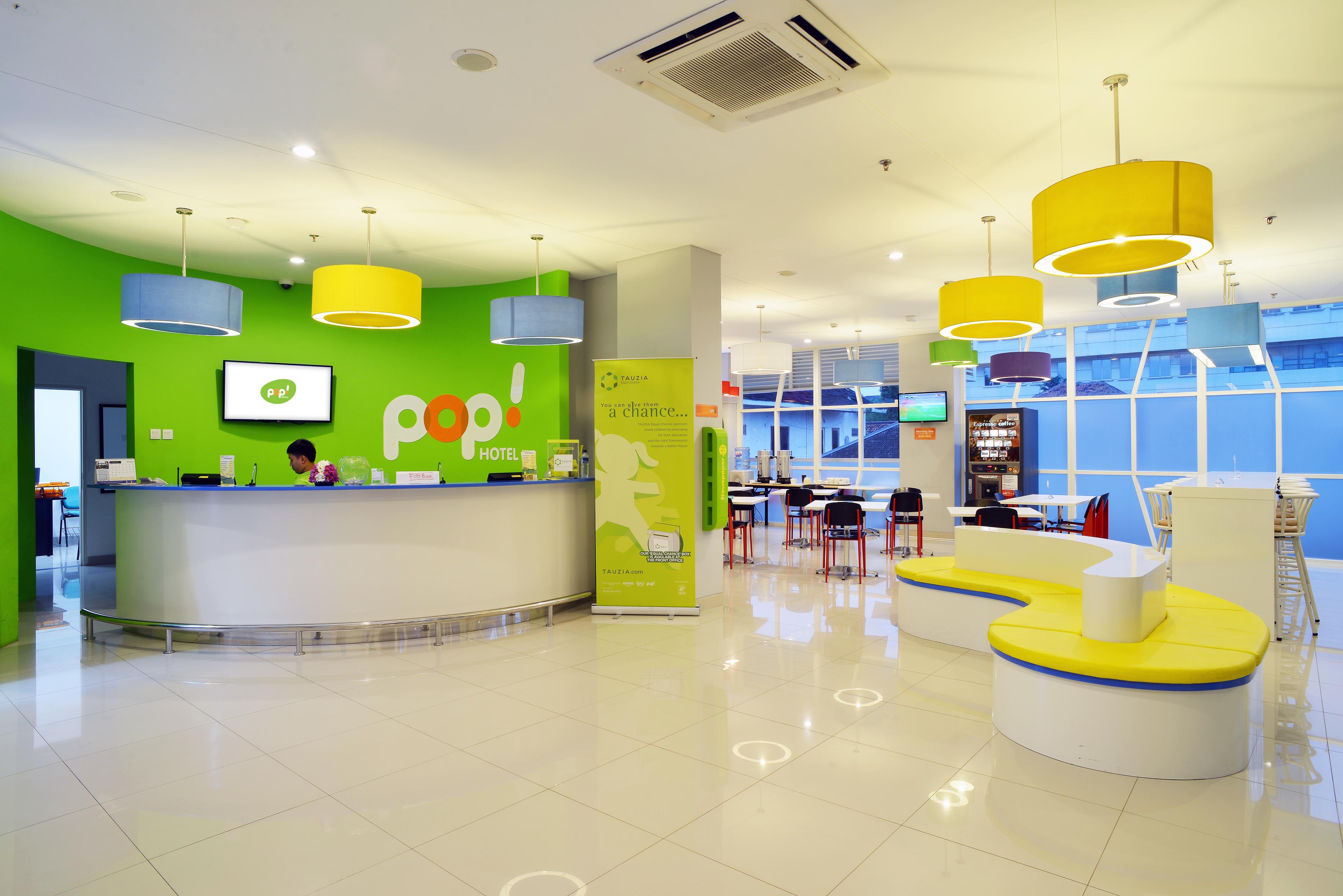Pop! Hotel Kemang Jakarta Exterior foto