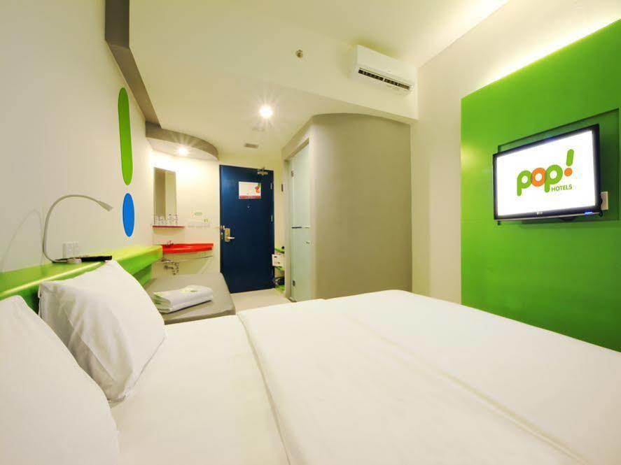 Pop! Hotel Kemang Jakarta Exterior foto