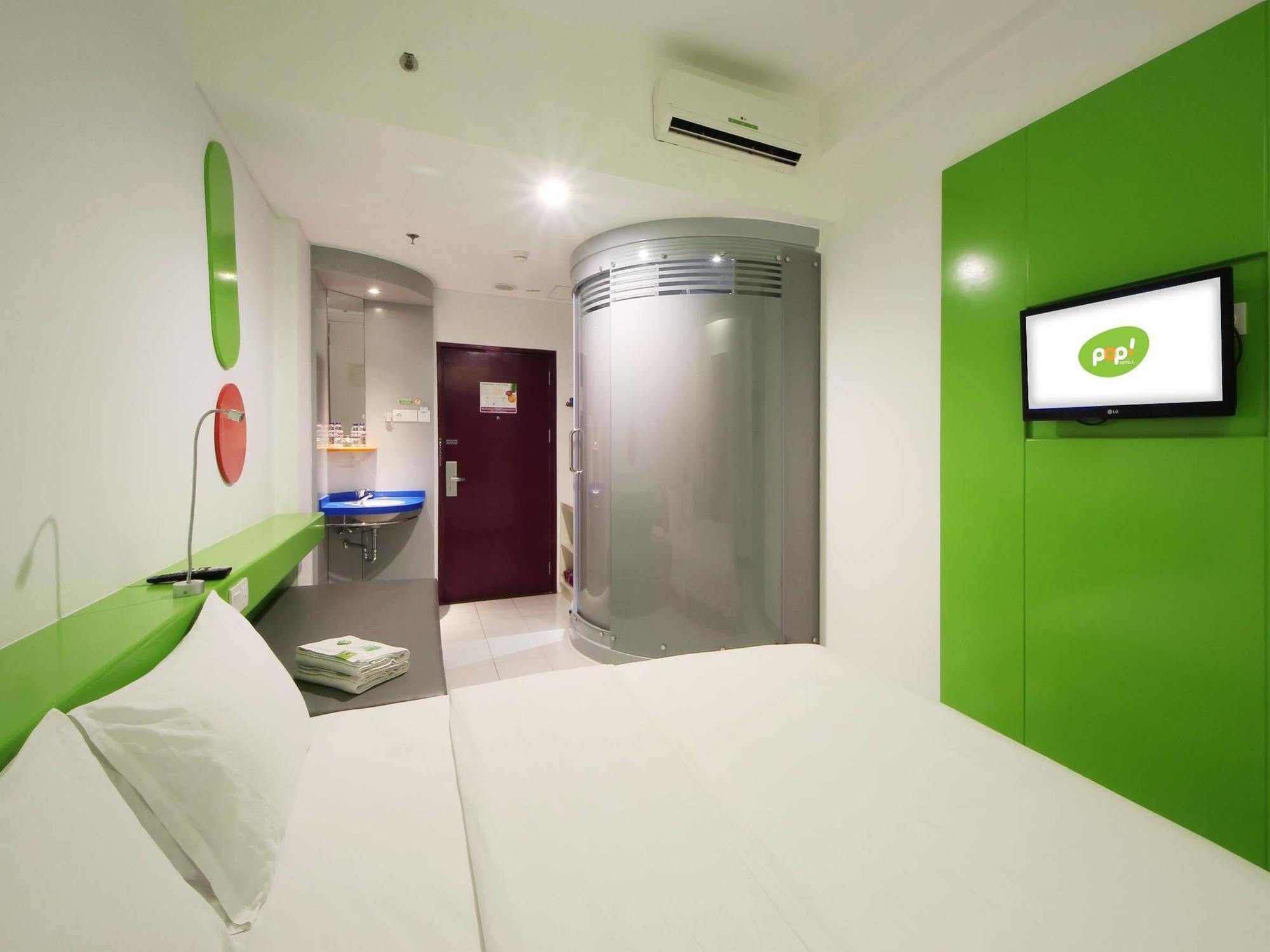Pop! Hotel Kemang Jakarta Exterior foto